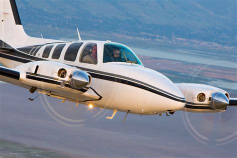 Самолет Beechcraft 58 Baron. Фотографии и технические характеристики