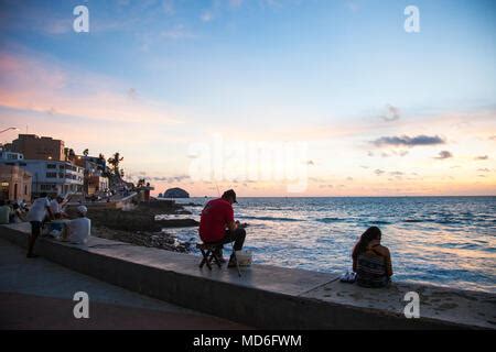 The malecón (boardwalk) Mazatlan, Mexico Stock Photo - Alamy