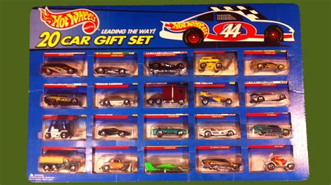 Hot Wheels 20 Car Sets - Hot Wheels 2017 105-car Collector Set, 1:64 Scale (set 4/4) | tilamuski