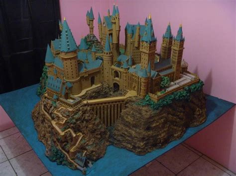 Pin by Jennifer B on Minecraft | Harry potter castle, Paper models ...