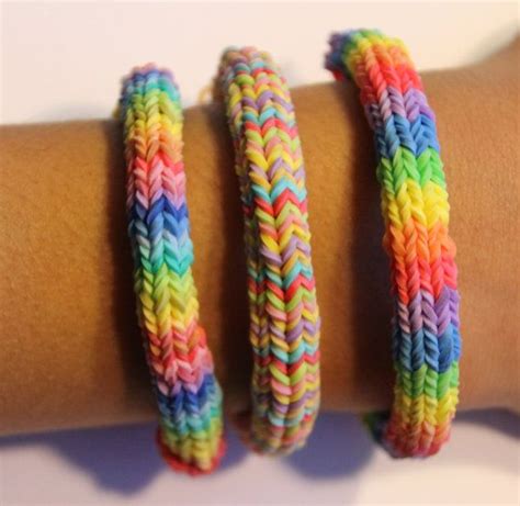 Hexafish Rainbow Loom Friendship bracelet by SmileStuf on Etsy, $7.99 phew, these are awesome ...