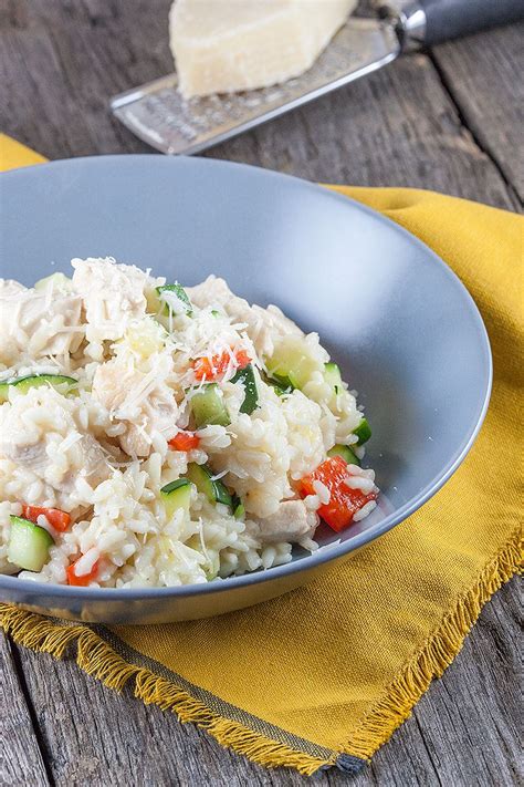 Cheesy risotto with chicken and zucchini - ohmydish.com