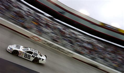 A weekend of drama promised at Bristol Motor Speedway - Electric 94.9