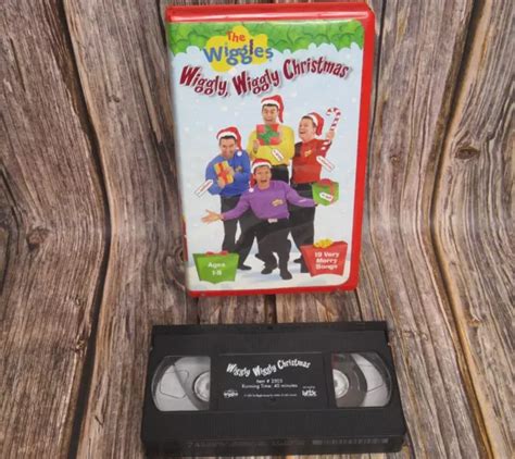 THE WIGGLES: WIGGLY Wiggly Christmas (VHS, 2000) Clamshell • VGUC‼ $9. ...