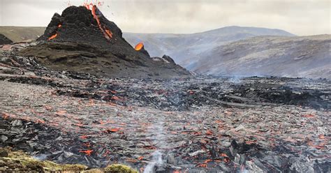 Fagradalsfjall Volcano Hiking Tour | Guide to Iceland