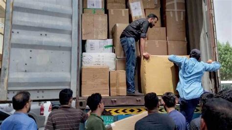 Kerala flood: Dubai residents collect 5,000kg of aid supplies for ...