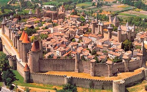 Carcassonne. Uma das muralhas mais lindas entre as cidades medievais do mundo! | Cidade medieval ...