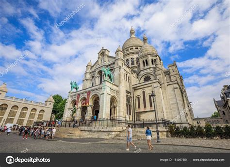 Sacred Heart Paris church – Stock Editorial Photo © bennymarty #161097554