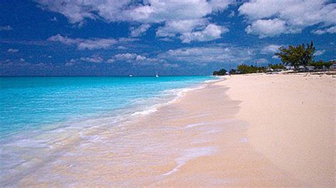 Alice Town Beach | The Bahamas