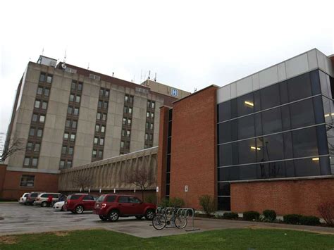 Windsor Regional Hospital reports first death due to COVID-19 | Windsor ...