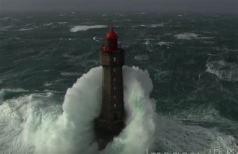 Watch: Four and a Half Minutes of N. Atlantic Lighthouses in Storms ...