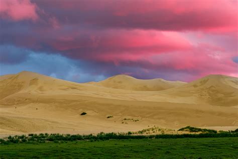 Gobi desert at sunset, Mongolia [OC][4858x3239] : r/EarthPorn