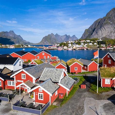 THE 10 BEST Reine Hotel Deals (Dec 2024) - Tripadvisor