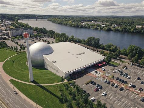 Hoops Lovers Must Visit the Naismith Memorial Basketball Hall of Fame ...