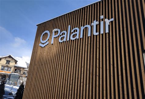 Palantir Business Model Explained - Business Chronicler