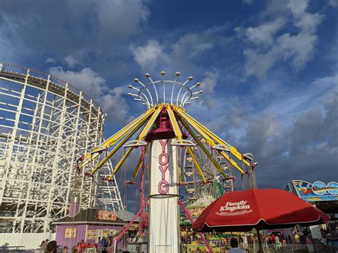 Family Kingdom Amusement Park - Roadtrips & Rollercoasters