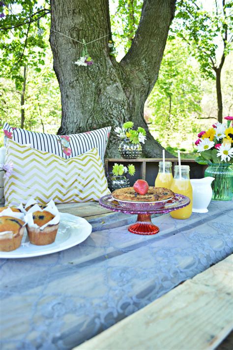 A Mother’s Day Picnic Brunch | A Joyful Riot