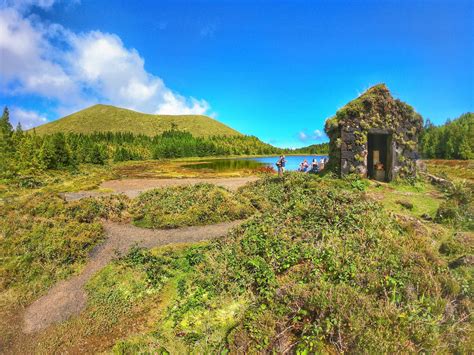 Sete Cidades Hiking Tour from Ponta Delgada - Tourist Journey