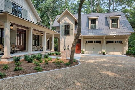 Inside this Low Country farmhouse in South Carolina with stunning details