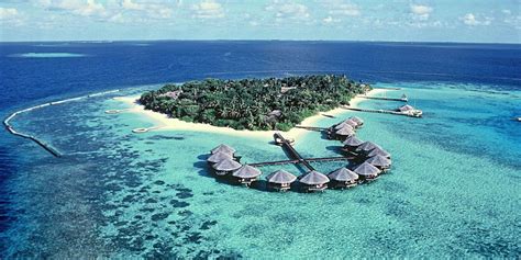 HISTORY OF MALDIVES TOURISM