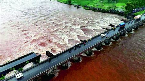 Bridge collapse: Two Maharashtra ST buses with 22 missing