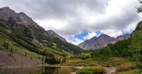 Maroon Bells Scenic Loop Trail | Lovely Lakeside Views | 10Adventures