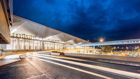 Nuevo Terminal Internacional T2 Aeropuerto Internacional Alfonso Bonilla Aragón / Espacio ...