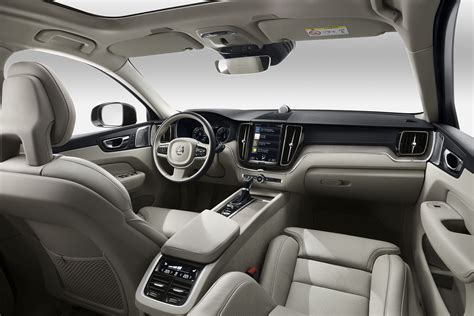 Volvo Cars reveals new XC60 premium SUV