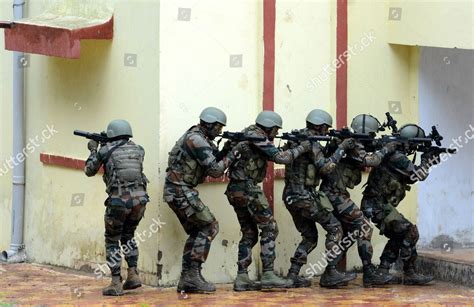 Indian Army Ghatak Platoon Commandos armed with MP-9N Submachine Gun ...