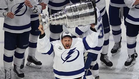 NHL: Tampa Bay Lightning beat Dallas Stars to lift Stanley Cup | Newshub