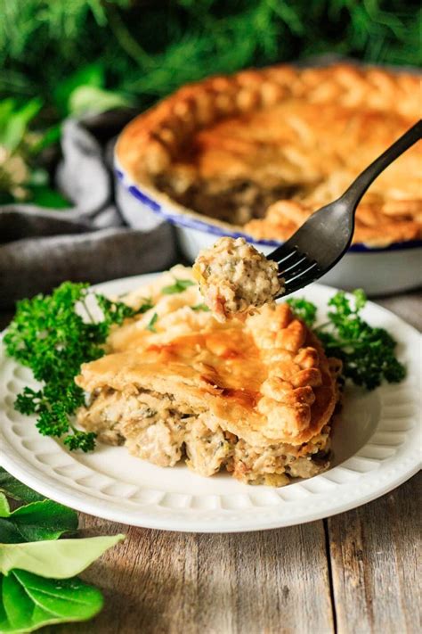 Chicken and Leek Pie Recipe - Savor the Flavour