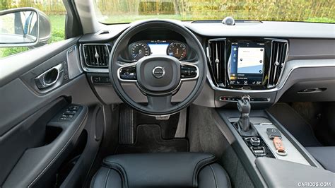 2019 Volvo V60 | Interior, Cockpit | Caricos