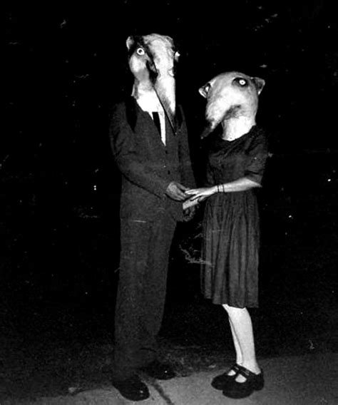 31 Terrifyingly Creepy Vintage Halloween Costumes