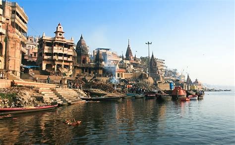 Top 25 Most Famous Tourist Places to Visit in Varanasi, Uttar Pradesh