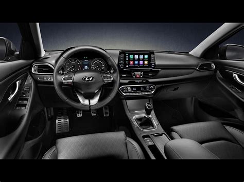 hyundai-i30-fastback-interior | Drive Arabia