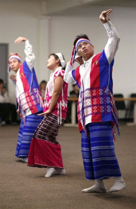 Karen dancers Karen People, Zune, Burma Myanmar, Tribal People, Burmese, Traditional Dresses ...