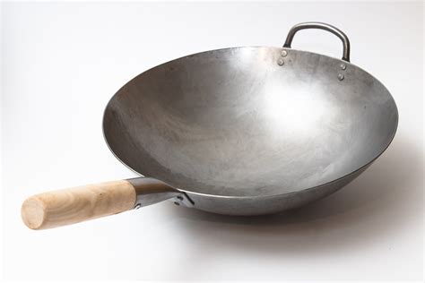 Craft Wok Traditional Hand Hammered Carbon Steel Pow Wok with Wooden and Steel Helper Handle (14 ...