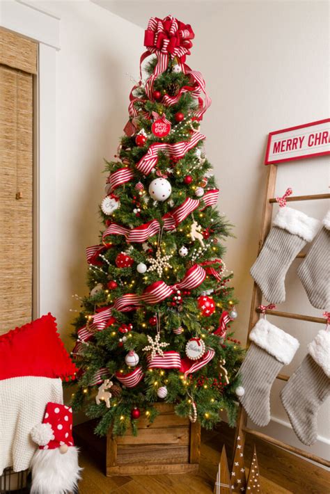 Christmas Tree Decorations Ideas With Ribbon