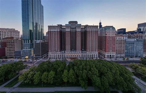 HILTON CHICAGO $145 ($̶2̶0̶5̶) - Updated 2023 Prices & Hotel Reviews - IL