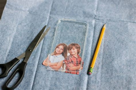 DIY: how to make personalized cell phone cases - Hispana Global