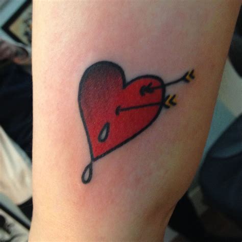 Traditional heart and arrow tattoo by Sara Purr sarapurr.com | Tattoos, Make tattoo, Arrow tattoo