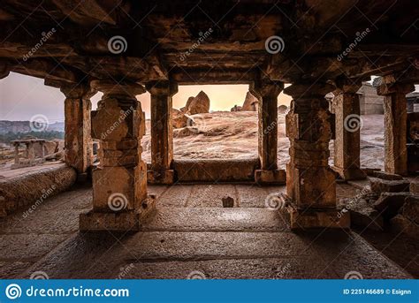 Beautiful Ancient Architecture of Temples on Hemakuta Hill, Hampi ...