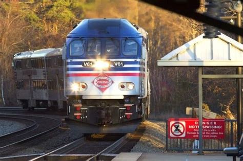 Virginia Railway Express offering free Friday rides this summer - WTOP News