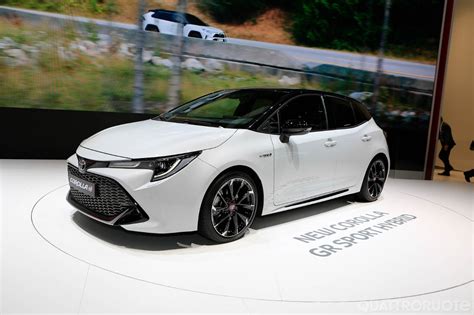 Toyota Corolla GR Sport Hybrid (2019) - LIVE - Foto e Immagini Esclusive | Quattroruote.it