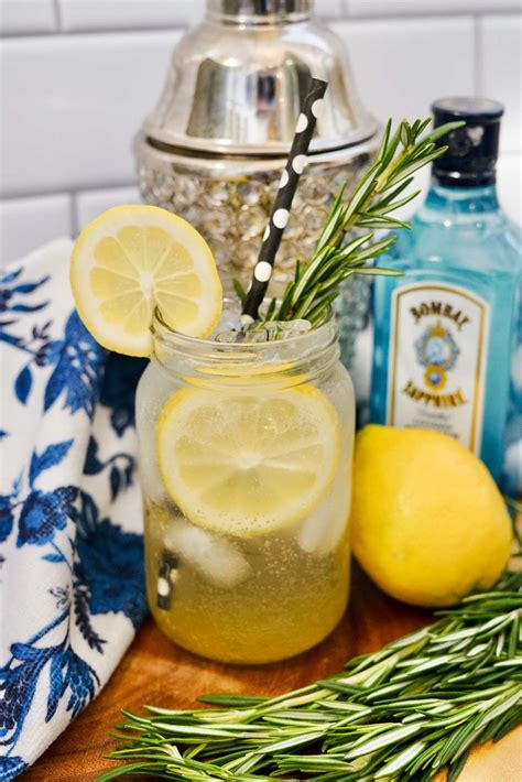 Easy Rosemary Gin Fizz Recipe for Entertaining