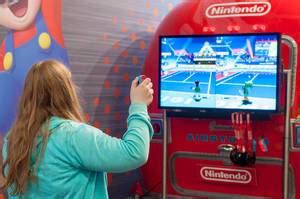 Mario Kart Live mit Nintendo Switch: Bis zu 4 Spieler können gemeinsam um das Haus rennen ...