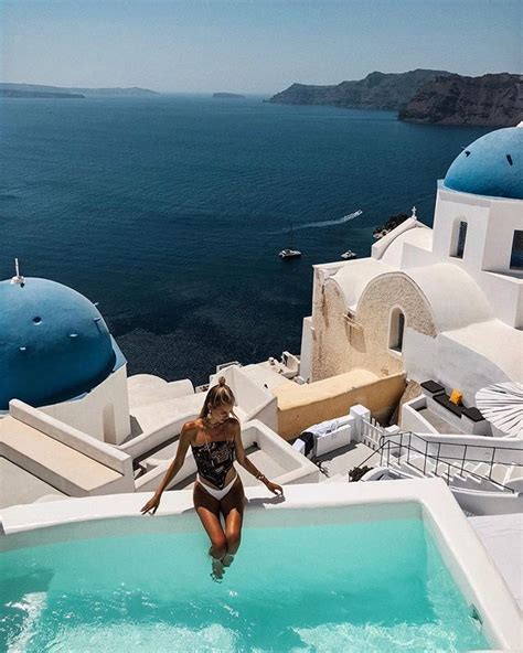 Hanging here... 🧘🏼‍♀️#Santorini #Oia | Санторини, Публикации