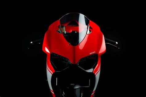 Officially Official: Ducati 1199 Superleggera - Asphalt & Rubber