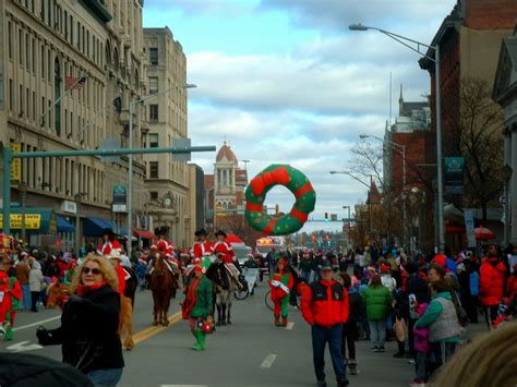 Frank's Place: Scranton Christmas Parade