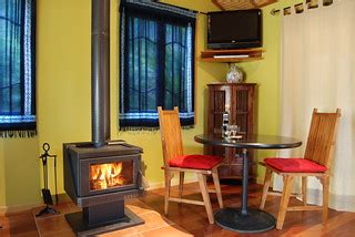 Cozy log fire at Witches Falls Cottages | Sit back, relax, r… | Flickr